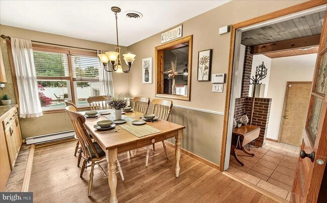 Building Photo - 7203 Peekskill Dr