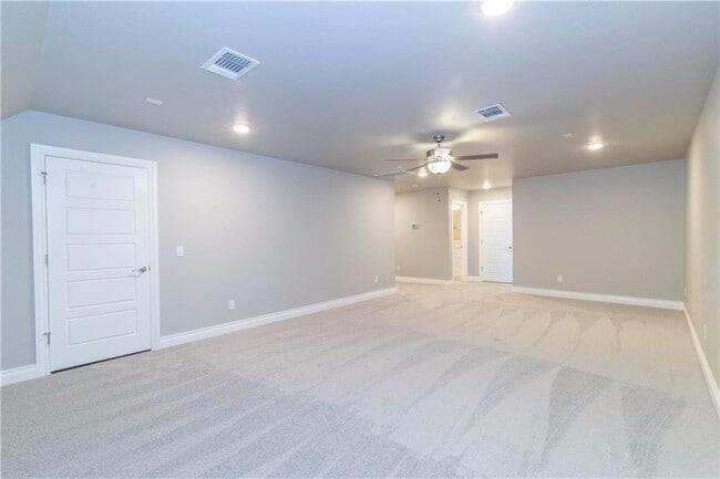 Building Photo - 3140 Drake Crest Dr