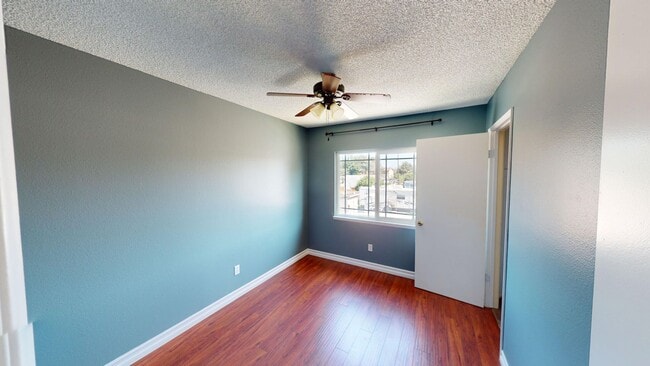 Building Photo - Cozy 3B2B located in a convenient area in Chino Hills!