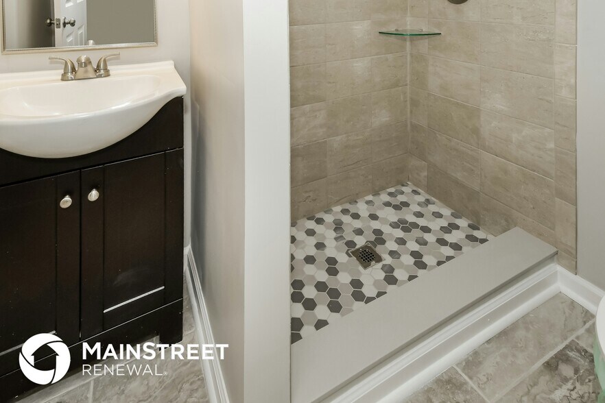 Building Photo - 8509 Addison Rd