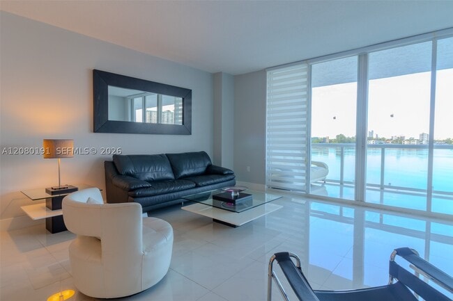Building Photo - 17050 Bay 405 Bay