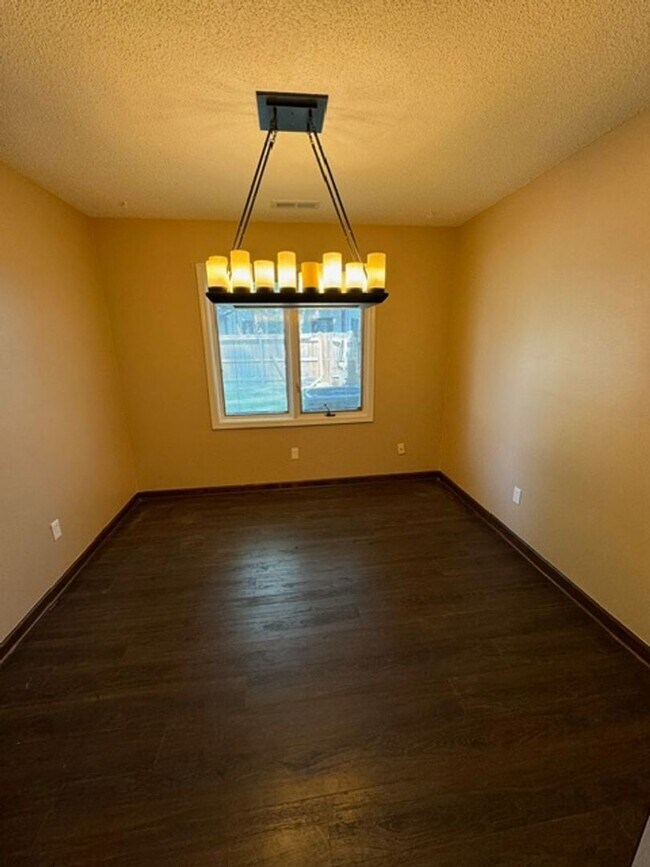 Building Photo - 4919 Montcalm Ct