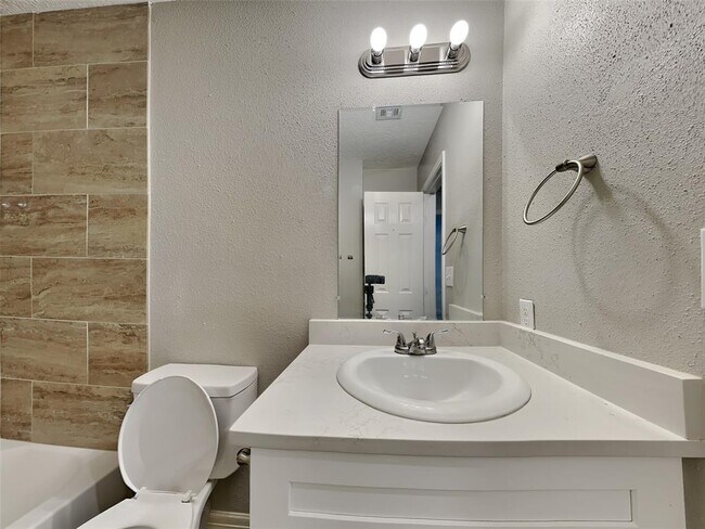 Building Photo - 5523 Cactus Forest Dr