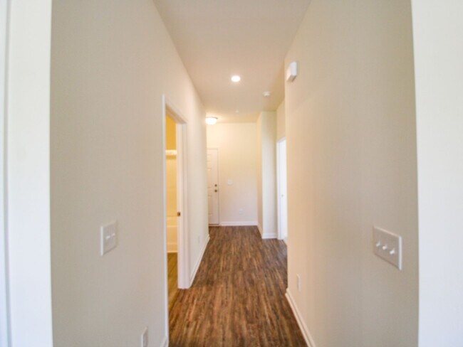Building Photo - 13791 Hill Place Ln
