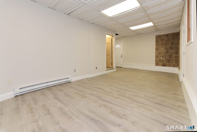 Building Photo - 81 Middletown Ave