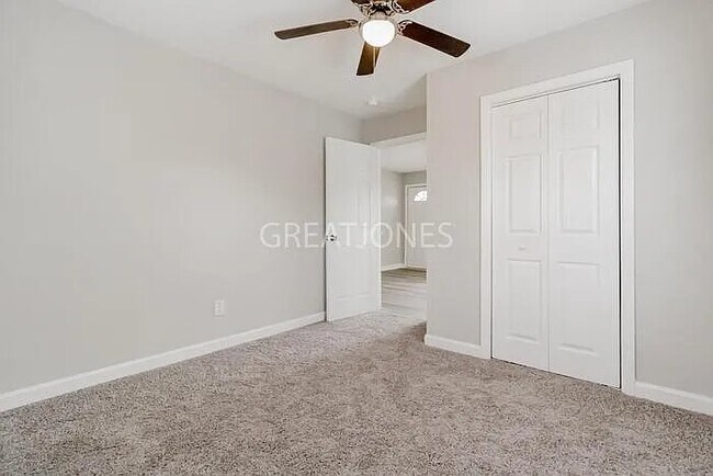 Building Photo - 529 Oakland Ave