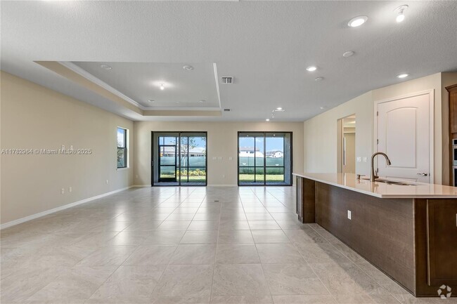 Building Photo - 4480 Gramercy Dr