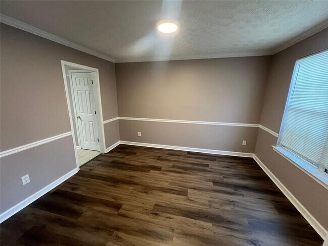Building Photo - 815 Ahearn Ct