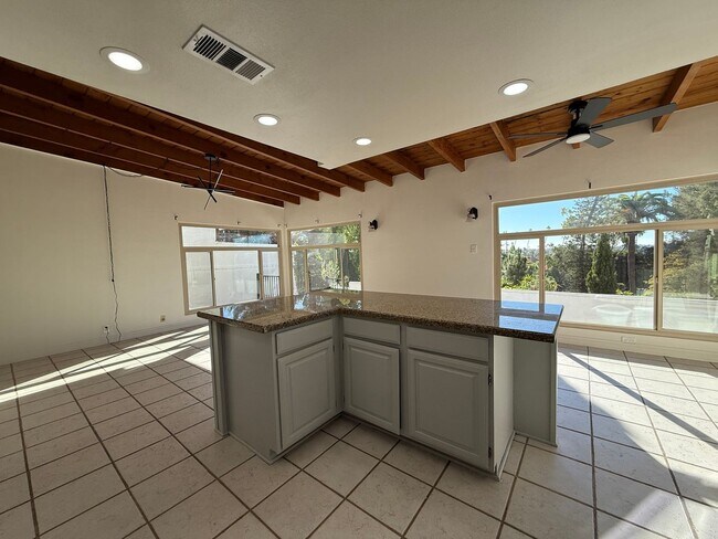 Building Photo - Ventura Hillside Beauty with 3 bedrooms, a...