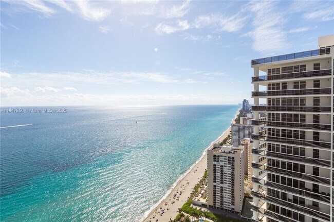 Building Photo - 1830 S Ocean Dr