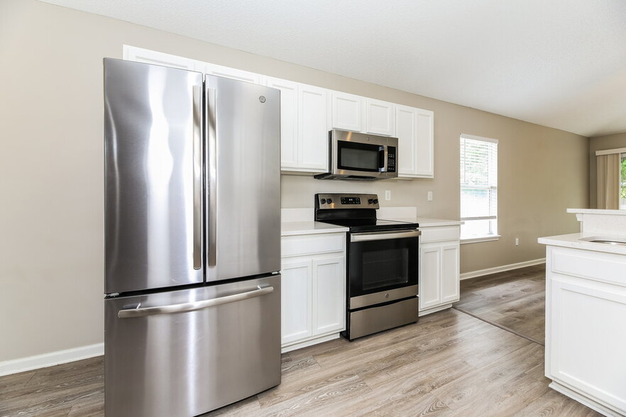 Building Photo - 2554 Blackstone Ct
