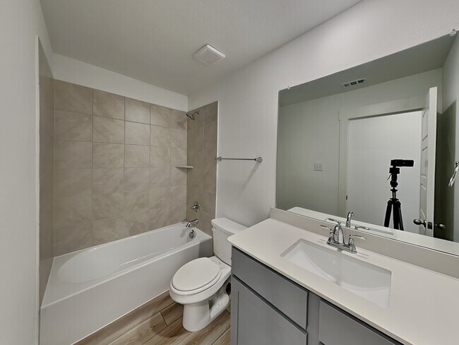 Building Photo - 224 Wagon Spoke Wy