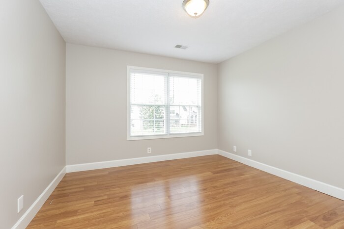 Building Photo - 2057 Aberdeen Cir
