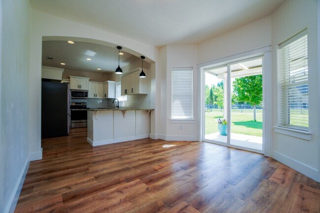Building Photo - 1655 N Azurite Pl