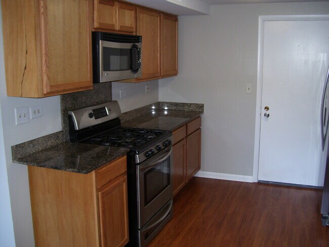 Building Photo - 260 Juniper Ln