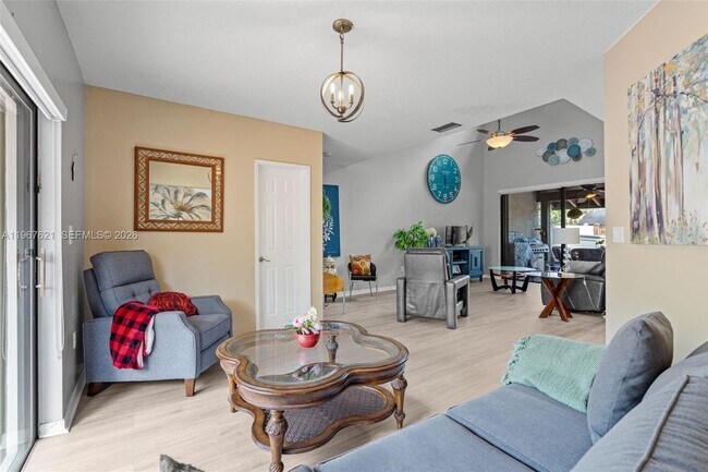 Building Photo - 9439 SW 123rd Ave Ct