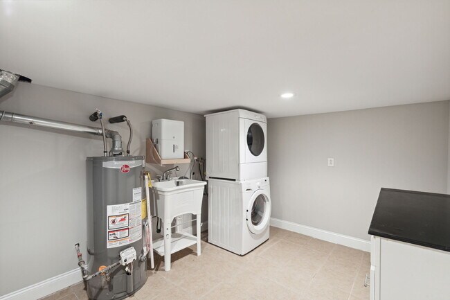 Building Photo - 1717 Annin St