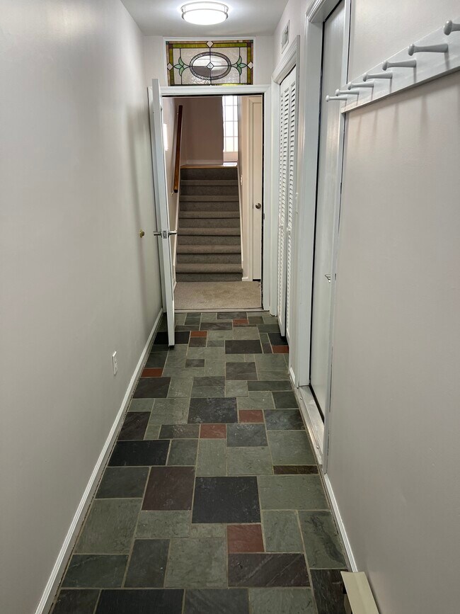 Building Photo - 161 N Gates Ave