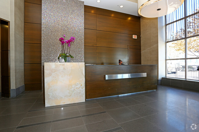 Lobby Photo - The North Independence