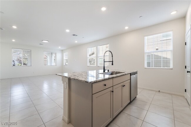 Building Photo - 3734 Battipaglia Ave