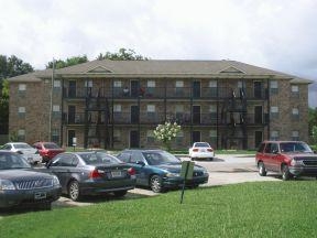 Primary Photo - The Oaks Apartments