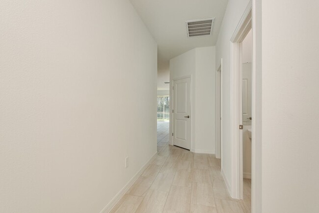 Building Photo - 18234 Pleasantview Blvd