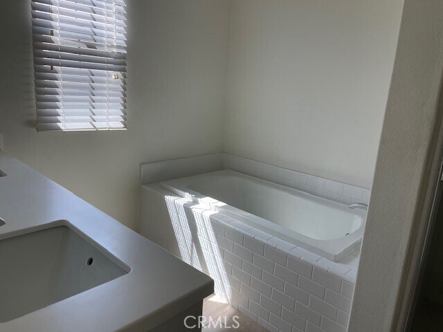 Building Photo - 111 Holly Springs