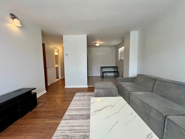 Building Photo - 7201 Devon St