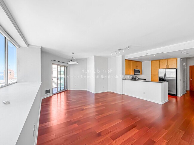 Building Photo - 400 Beale