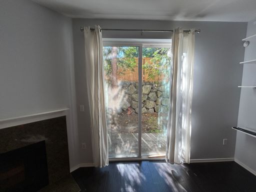 Building Photo - Gorgeous 2 bedroom 2 bath townhome available now!