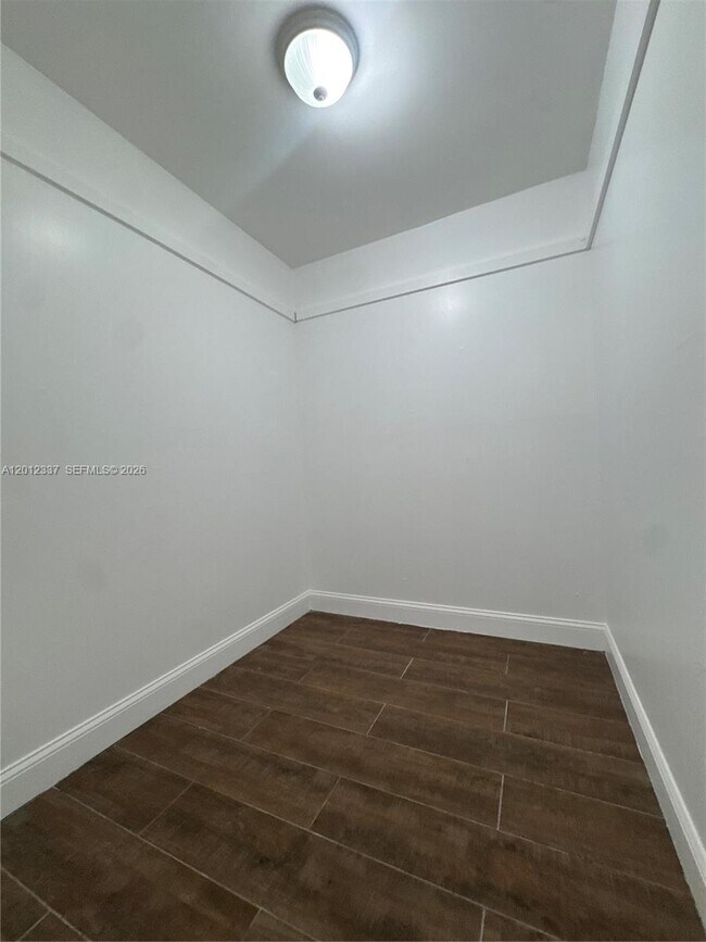 Building Photo - 2312 S Cypress Bend Dr