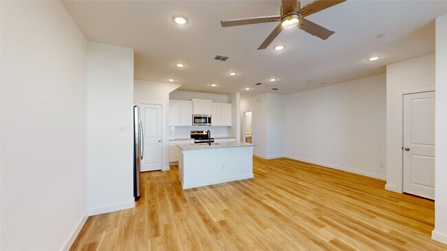 Building Photo - 2938 ELLE DR
