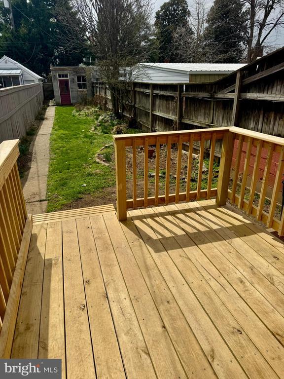 Building Photo - 112 E 3rd St