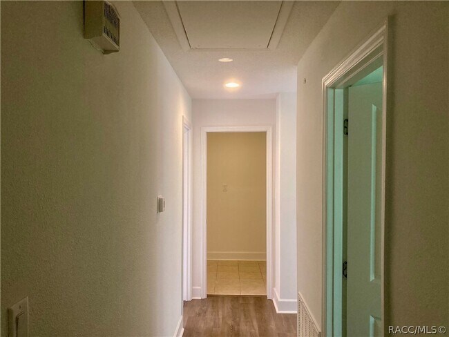 Building Photo - 11499 W Bayshore Dr