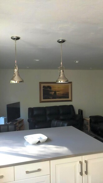 Building Photo - 135 Flame Dr