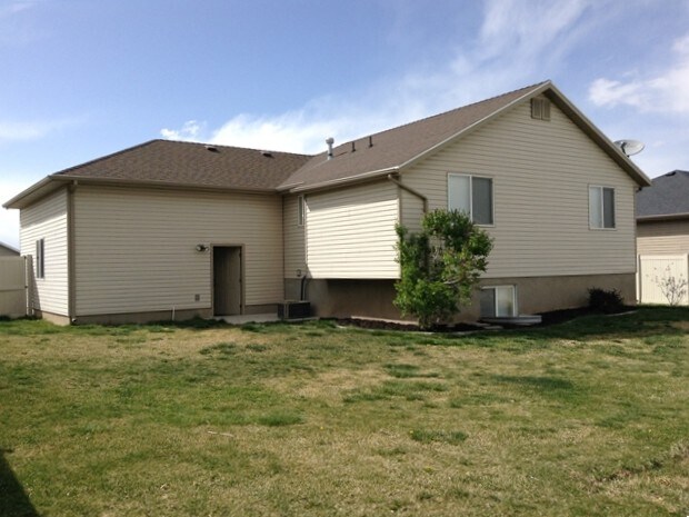 Building Photo - 1958 N 2530 W