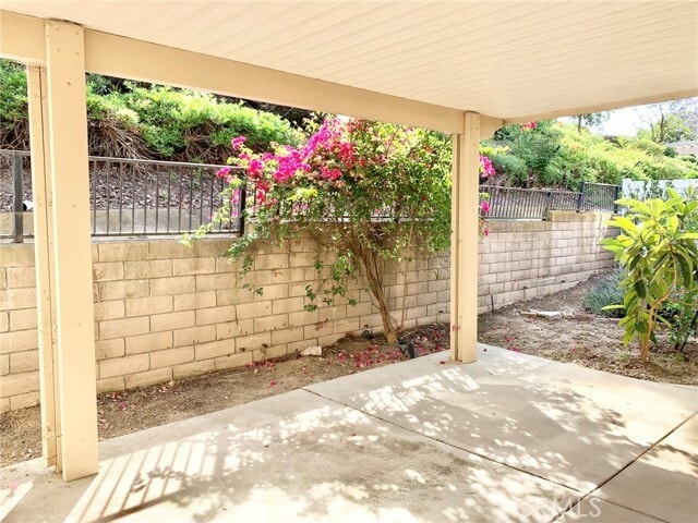 Building Photo - 15686 Altamira Dr