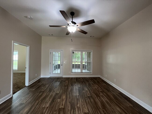 Building Photo - 407 Tradewind Trl