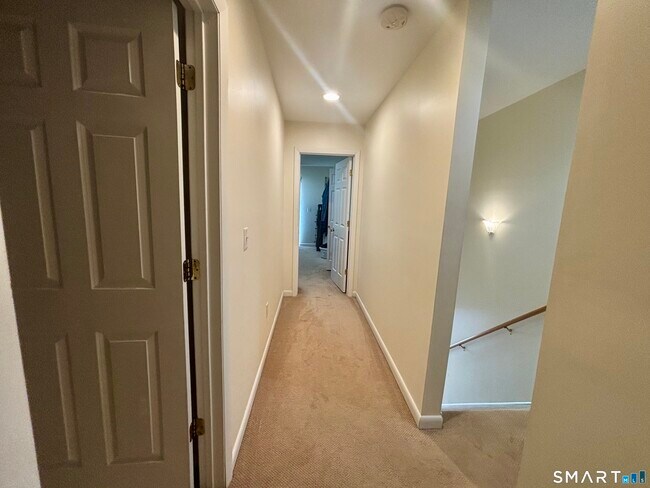 Building Photo - 14 Old Fitch Hill Rd