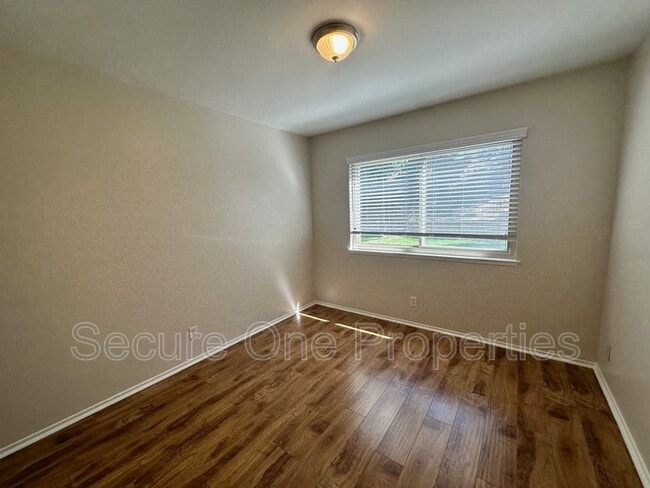 Building Photo - 29362 Hillrise Dr