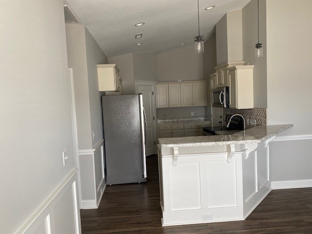 Building Photo - 2250 Sweet Bay Dr