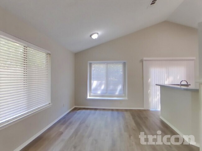 Building Photo - 806 Gable Ave