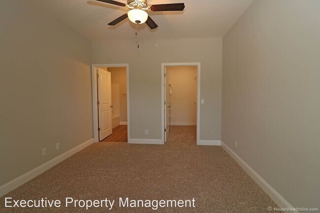 Building Photo - 2028 Walden Pond Way