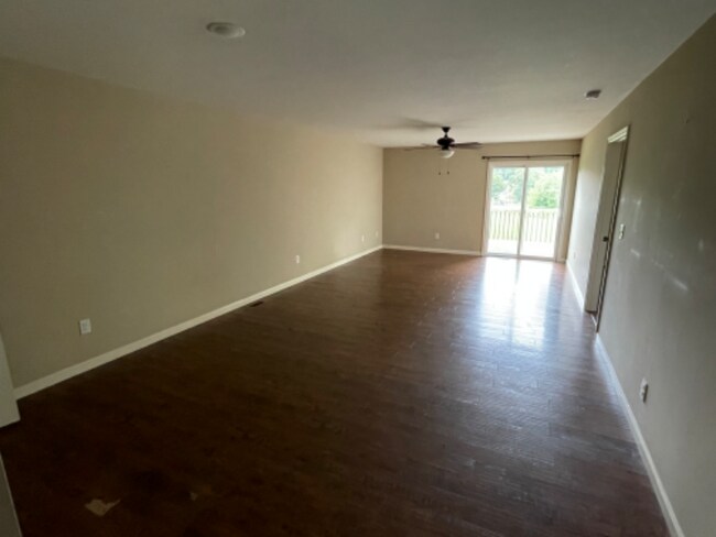 Building Photo - 210 Vanover Ln