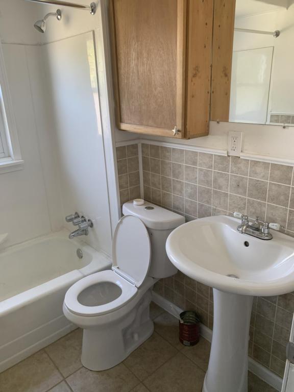 Building Photo - 24426 Columbus Ave