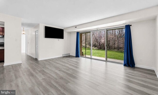 Building Photo - 10025 Fair Wds Dr