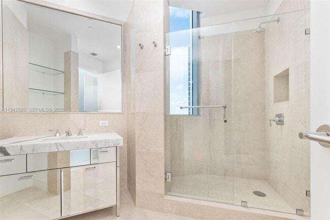 Building Photo - 17475 Collins Ave