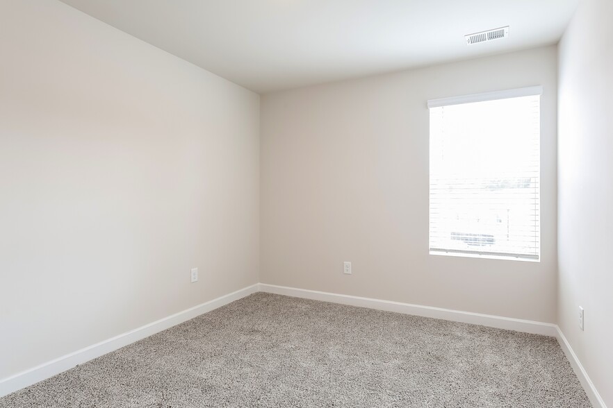 Building Photo - 226 Telford Dr