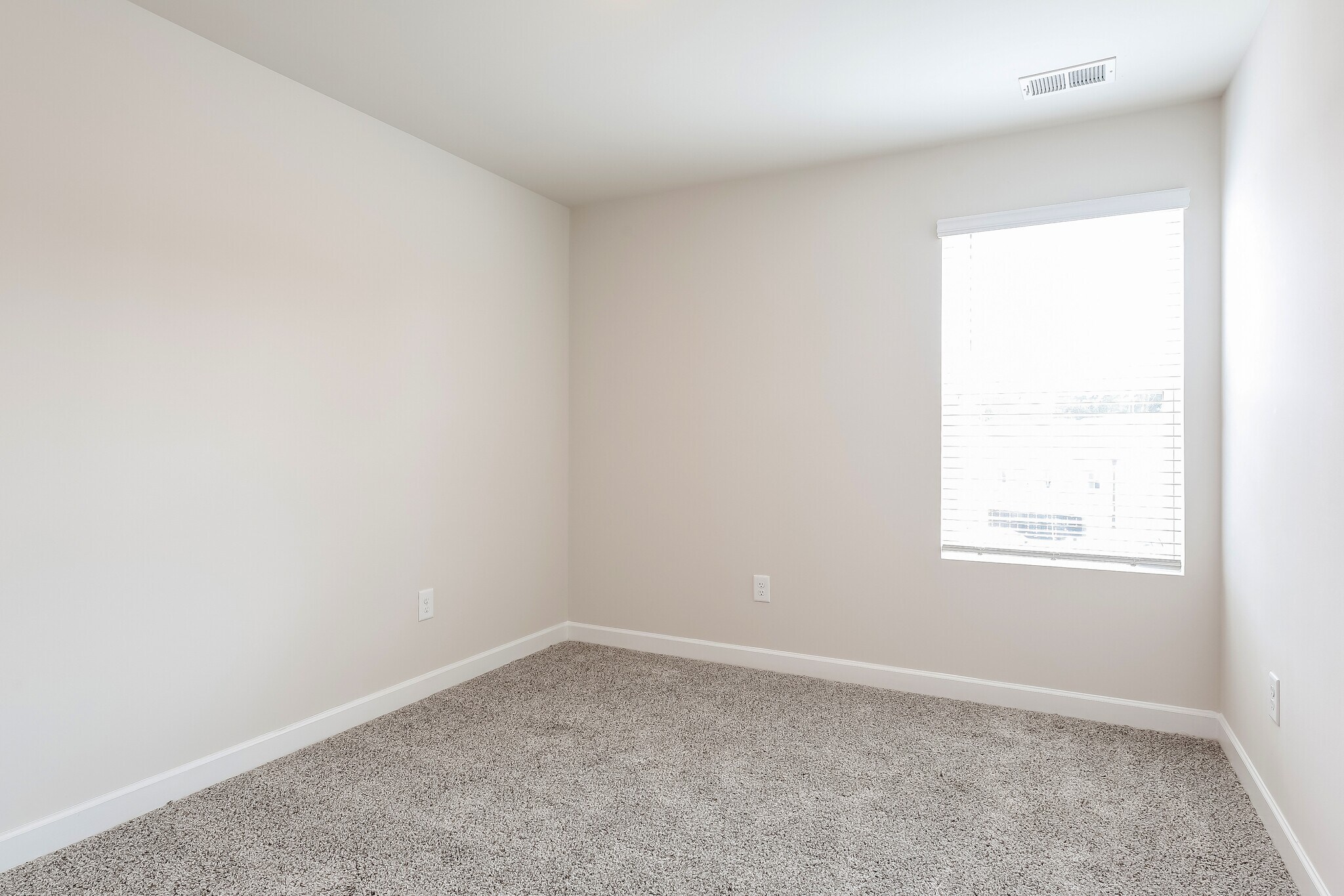 Building Photo - 226 Telford Dr