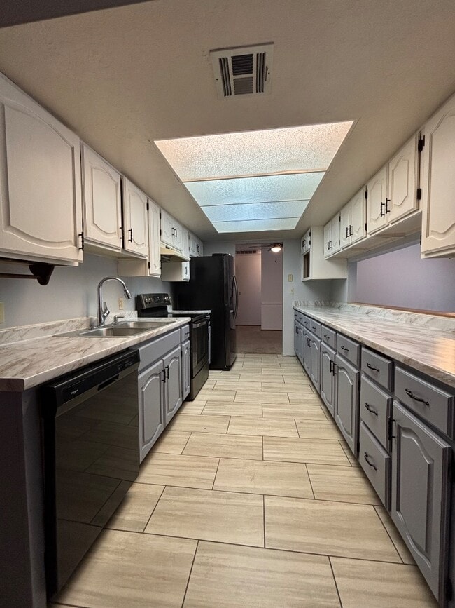 Building Photo - 34 E 350 N